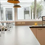Spacious 3-Bedroom Flat In Holloway With Unique Central Patio With Free Wi-Fi