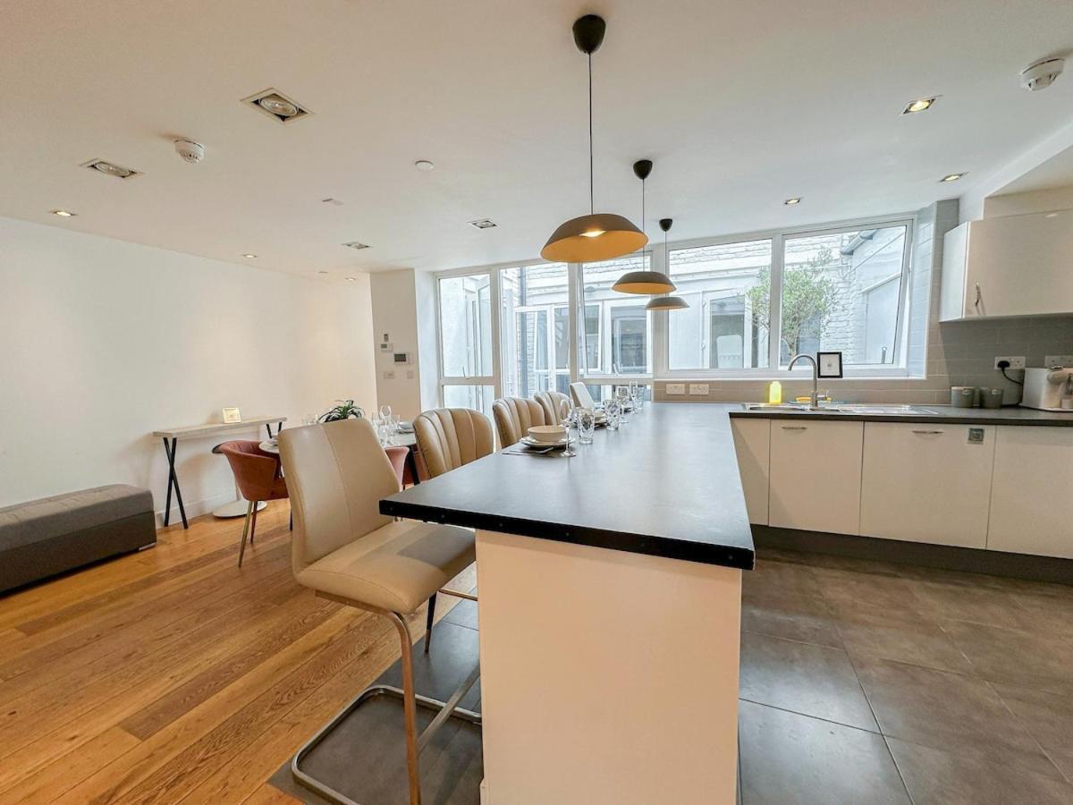 Apartment Spacious 3-bedroom Flat In Holloway With Unique Patio With Free Wi-fi