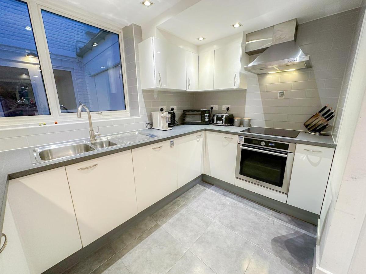 Spacious 3-bedroom Flat In Holloway With Unique Patio With Free Wi-fi Apartment *